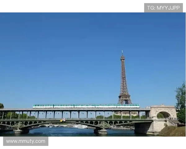 巴黎浪漫之都实时直播:塞纳河畔的日与夜